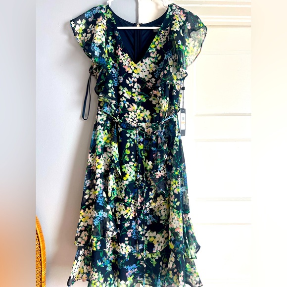 Tommy Hilfiger floral print Midi dress size 2 NEVER WORN TAG ON - Picture 1 of 4